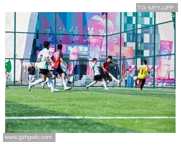 众多世界足坛巨星童年因热爱足球小将而走上绿茵逐梦之路