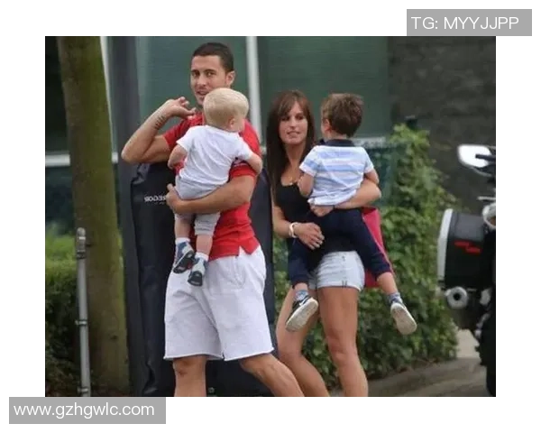 意大利足球球星妻子们的独特魅力与背后的故事揭秘